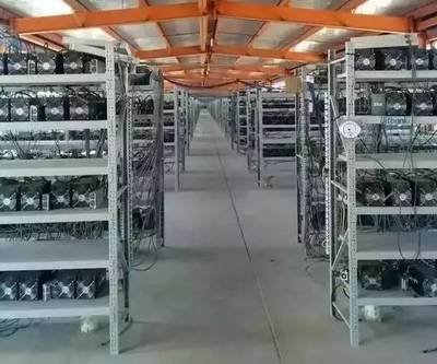 View of a large-scale mining farm operating state-of-the-art rigs
